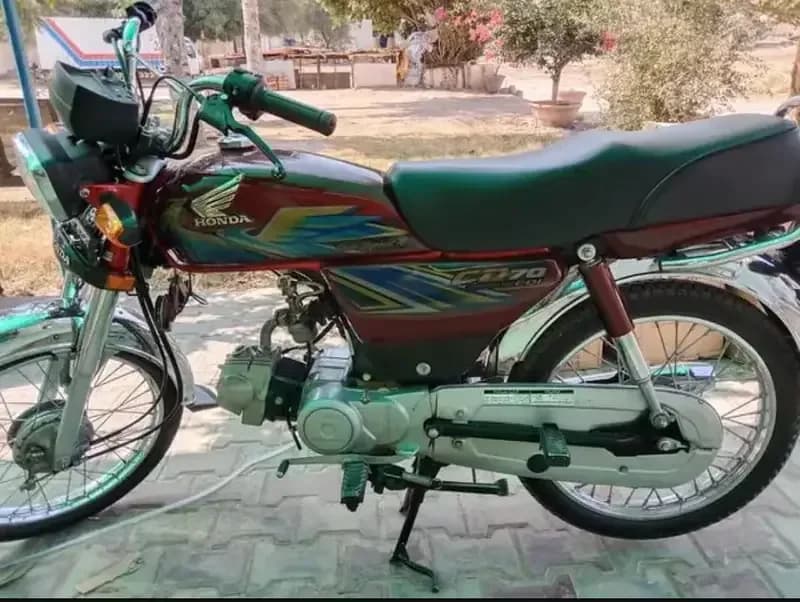 Honda 70 CC back for sale WhatsAp 0314=100=31=04