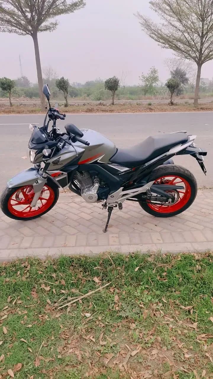 Honda CB 250F Twister EFI (2020) - Japanese Variant - Mint Condition